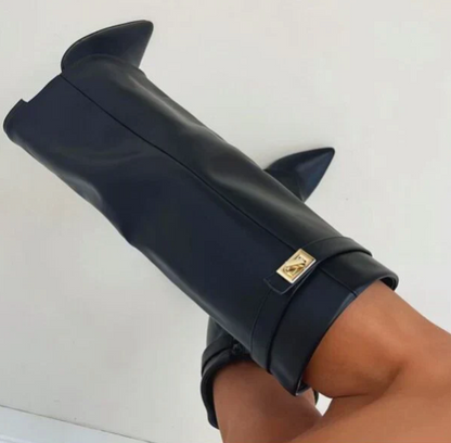 Maribel - Taupefarbene Wildlederstiefel mit ausgestelltem Absatz