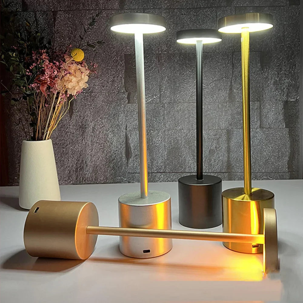 LuxoraGlow luxuriöse und moderne wiederaufladbare kabellose Lampe