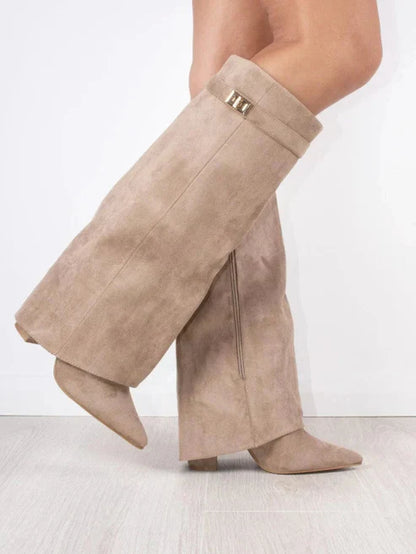 Maribel - Taupefarbene Wildlederstiefel mit ausgestelltem Absatz