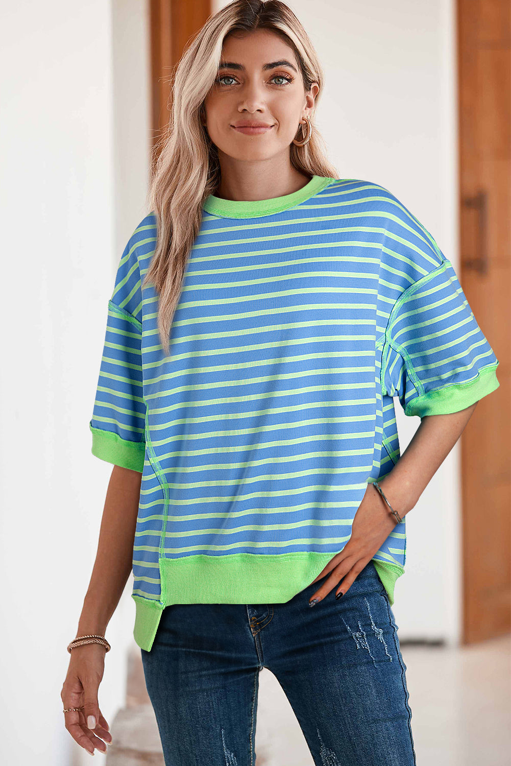 Anna - Horizontal gestreiftes, locker sitzendes T-Shirt mit Kontrastbesatz und weiten, kurzen Ärmeln