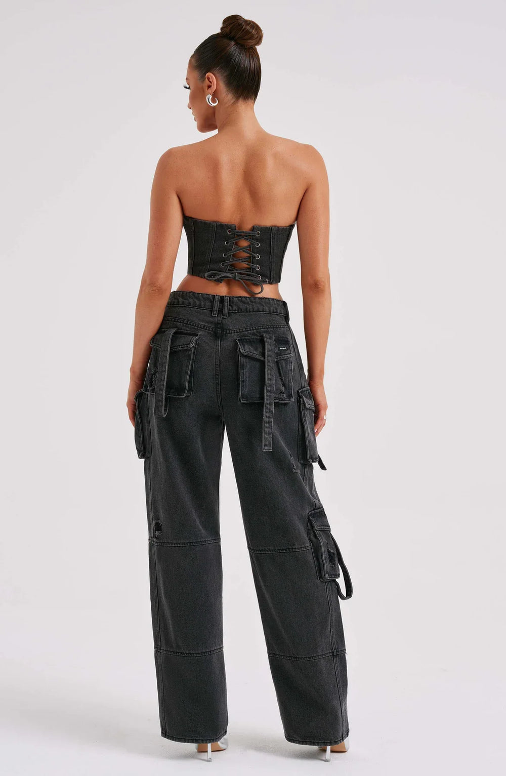 Mila - Stilvolles zweiteiliges Denim-Set aus trägerlosem Top und Cargo-Hose mit Taschen