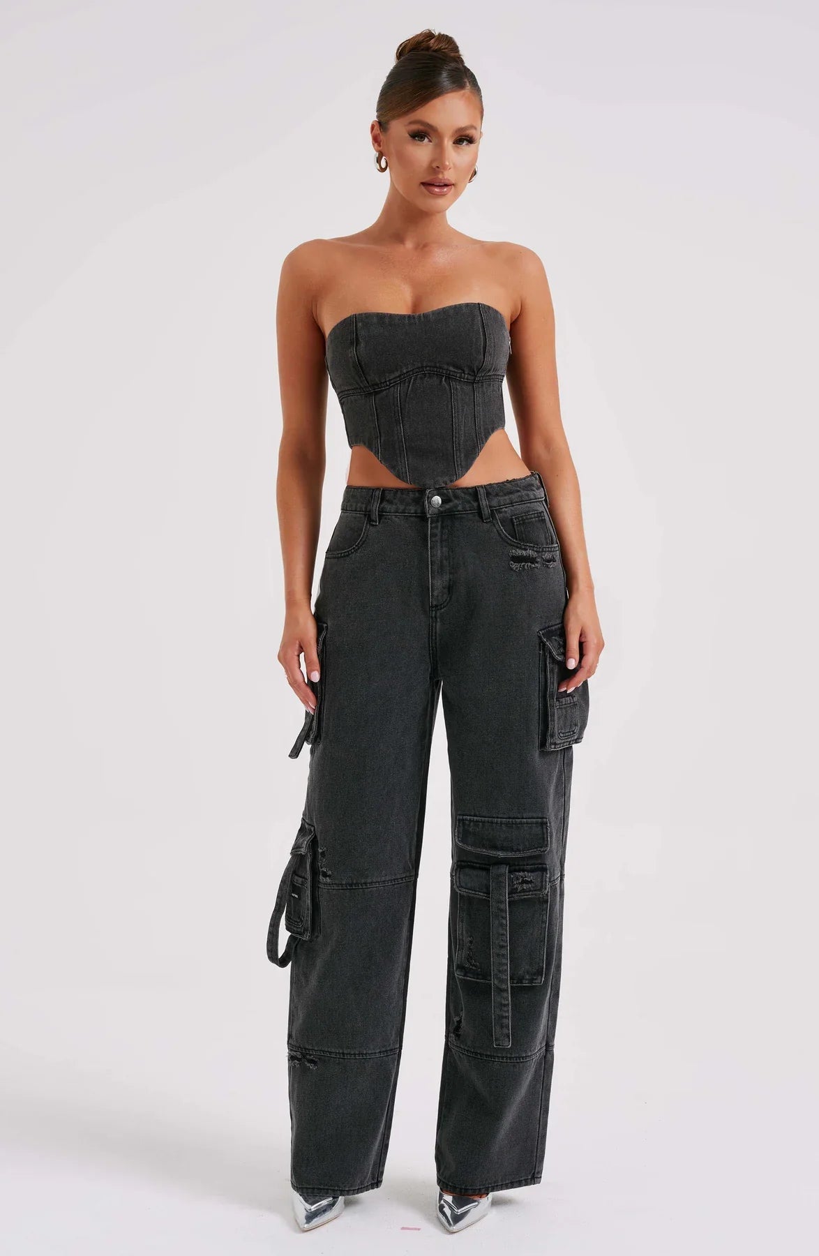 Mila - Stilvolles zweiteiliges Denim-Set aus trägerlosem Top und Cargo-Hose mit Taschen