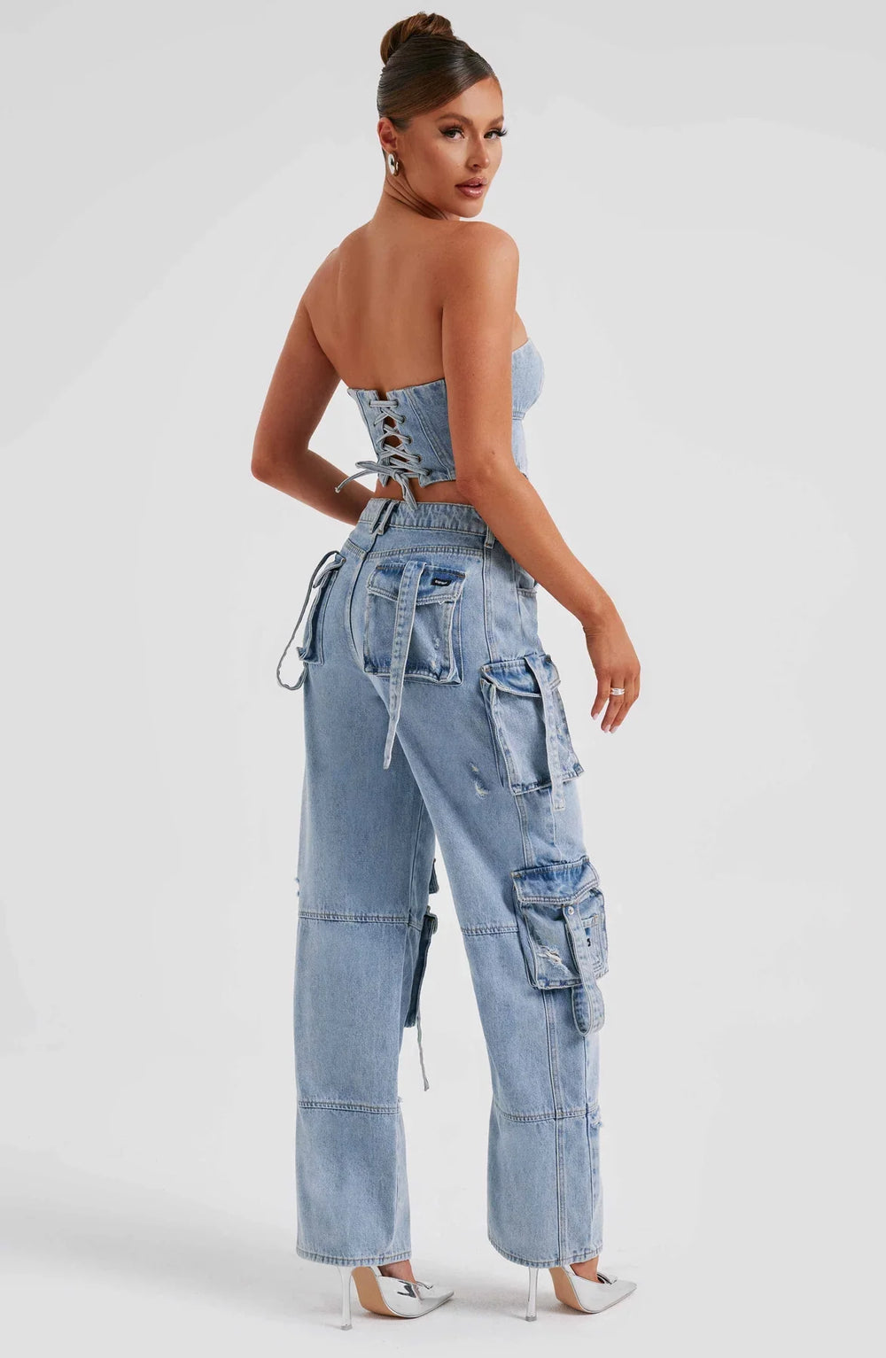 Mila - Stilvolles zweiteiliges Denim-Set aus trägerlosem Top und Cargo-Hose mit Taschen