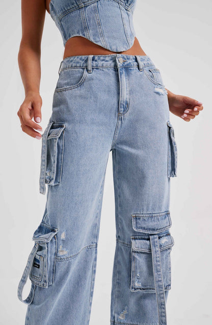 Mila - Stilvolles zweiteiliges Denim-Set aus trägerlosem Top und Cargo-Hose mit Taschen