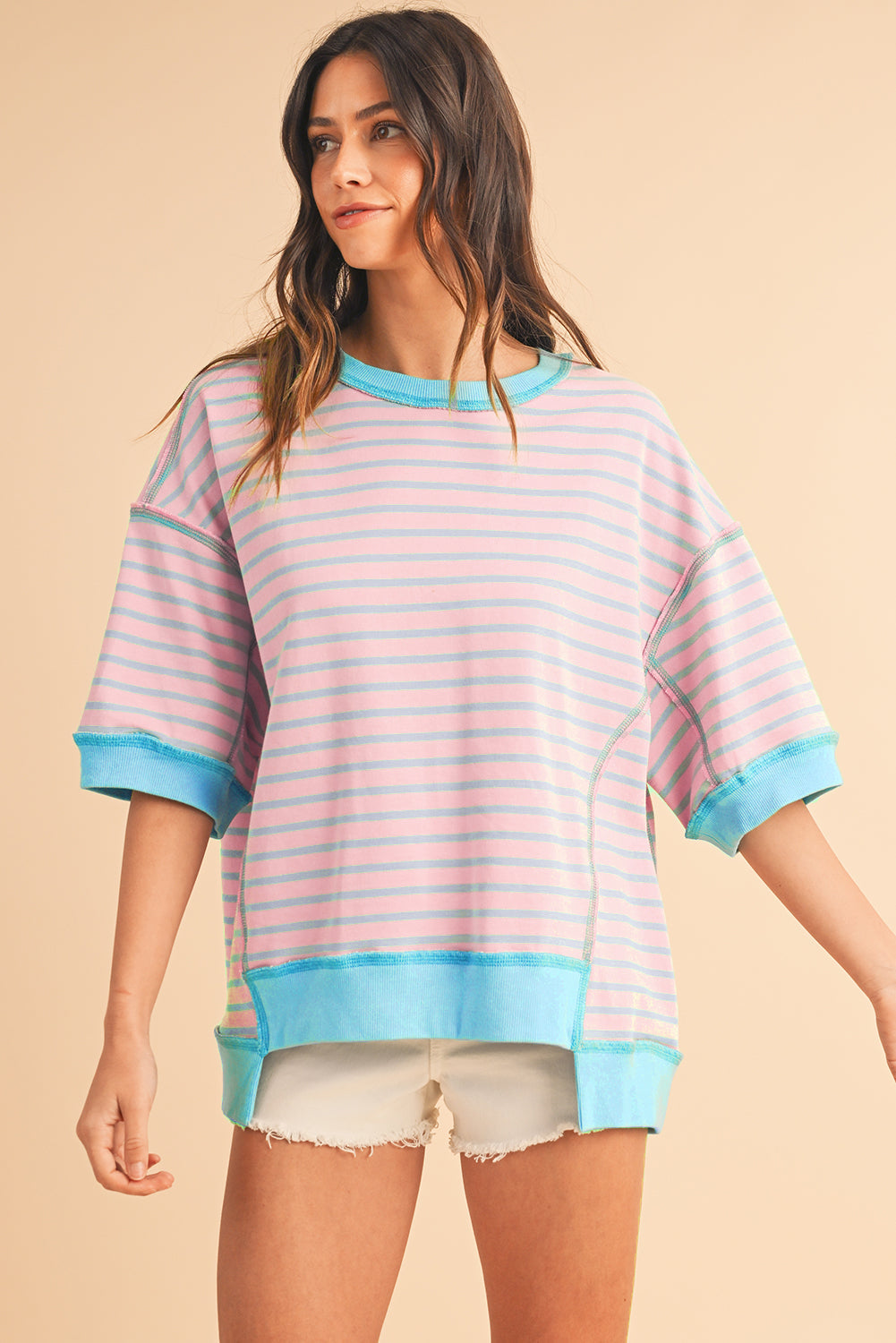 Anna - Horizontal gestreiftes, locker sitzendes T-Shirt mit Kontrastbesatz und weiten, kurzen Ärmeln