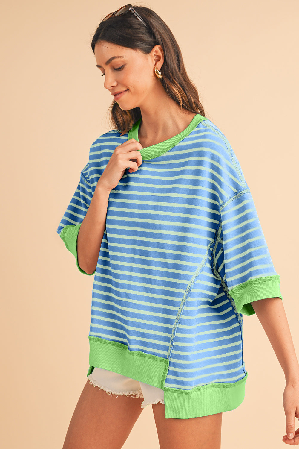 Anna - Horizontal gestreiftes, locker sitzendes T-Shirt mit Kontrastbesatz und weiten, kurzen Ärmeln