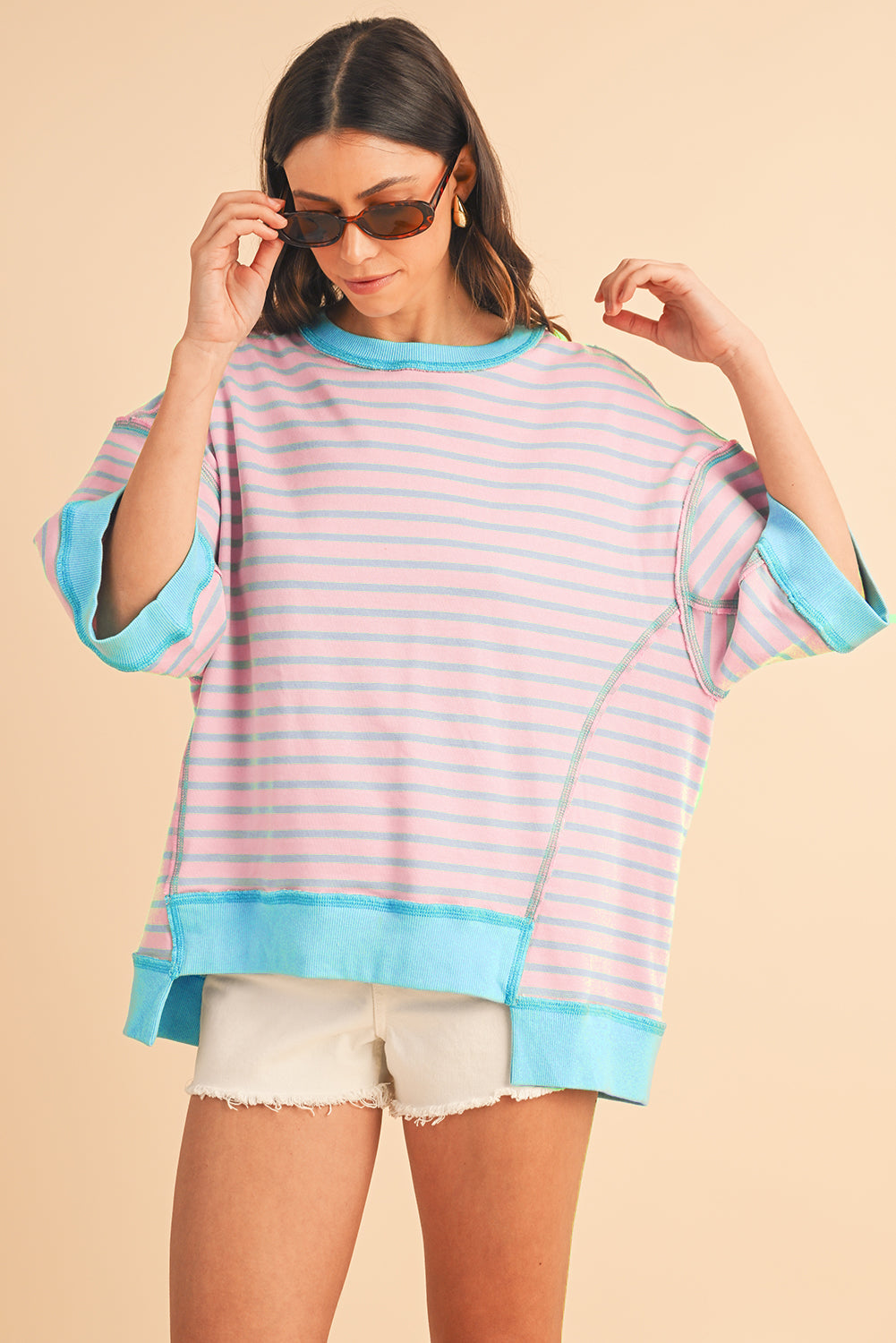 Anna - Horizontal gestreiftes, locker sitzendes T-Shirt mit Kontrastbesatz und weiten, kurzen Ärmeln
