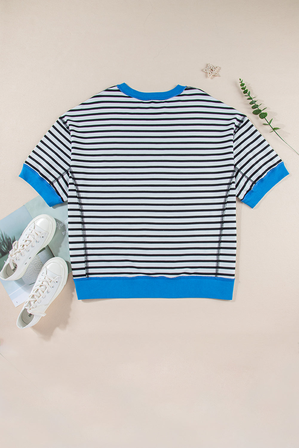 Anna - Horizontal gestreiftes, locker sitzendes T-Shirt mit Kontrastbesatz und weiten, kurzen Ärmeln