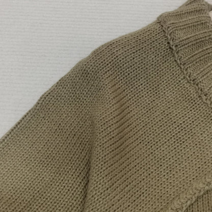 Donna - Pullover mit hohem Halsausschnitt, übergroßen langen Ärmeln und Knopfverschluss