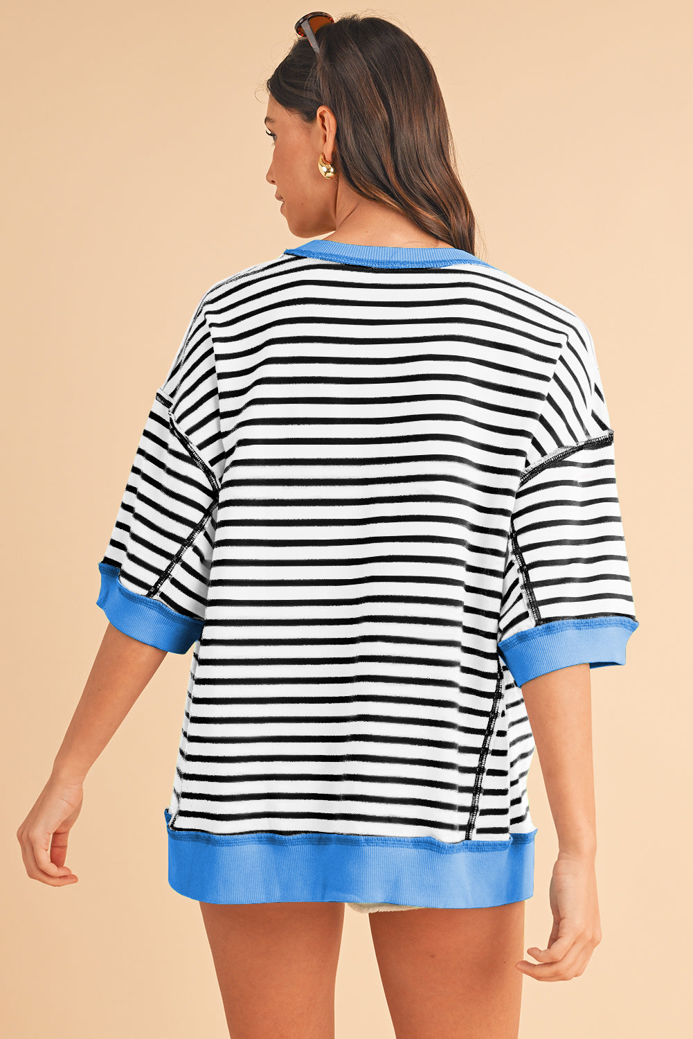 Anna - Horizontal gestreiftes, locker sitzendes T-Shirt mit Kontrastbesatz und weiten, kurzen Ärmeln
