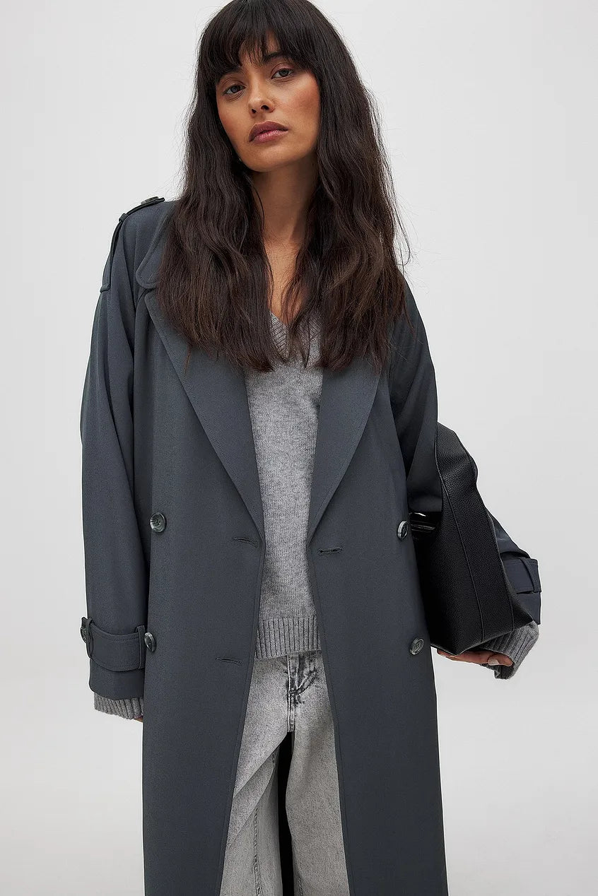 Claire - eleganter langer Trenchcoat mit doppelreihigem Knopfverschluss