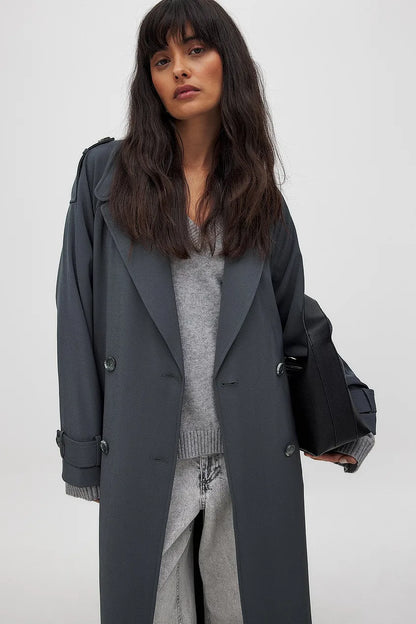 Claire - eleganter langer Trenchcoat mit doppelreihigem Knopfverschluss