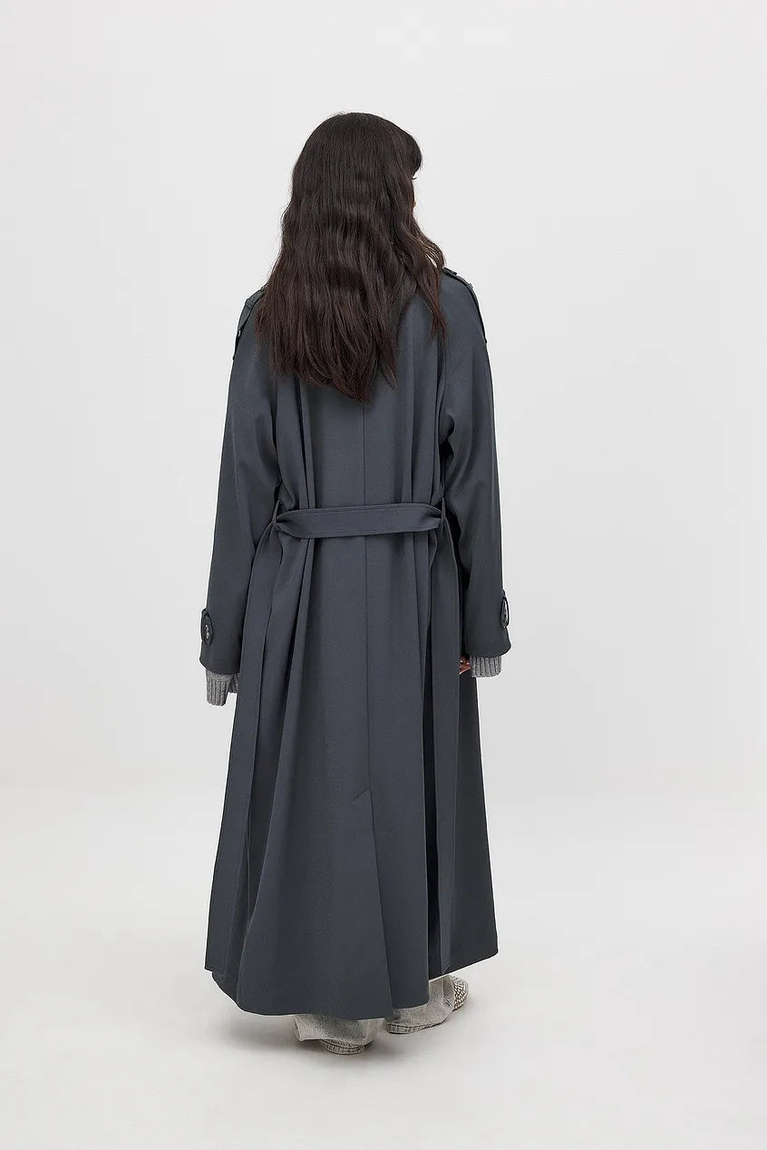 Claire - eleganter langer Trenchcoat mit doppelreihigem Knopfverschluss