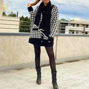 Mirabella Shopping DE 201236303 Mirabella™ Pascalle Houndstooth Cardigan | Schön warm und stilvoll, der perfekte Lagenlook