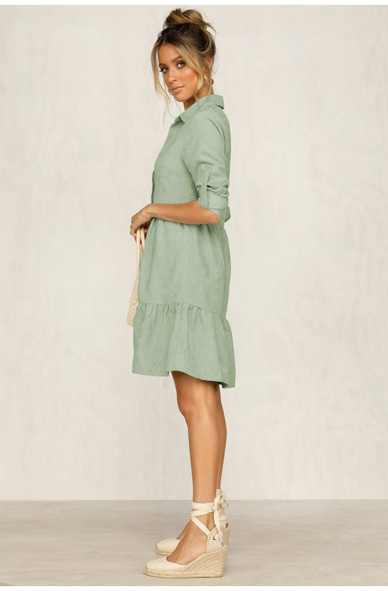 Ash - frühlingsfrisches, köstliches salbeigrünes Leinenkleid mit verspielten Rüschen