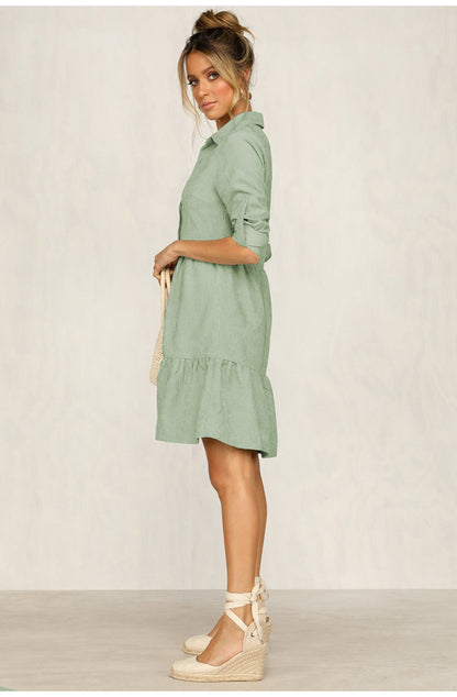 Ash - frühlingsfrisches, köstliches salbeigrünes Leinenkleid mit verspielten Rüschen