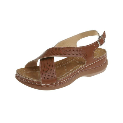 Bitsy - moderne schwarze Ledersandalen mit schicken Ziernähten