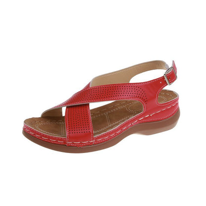 Bitsy - moderne schwarze Ledersandalen mit schicken Ziernähten