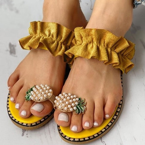 Helene - tropisches Flair, verspielte Sandalen mit Ananas und Rüschendetails verziert
